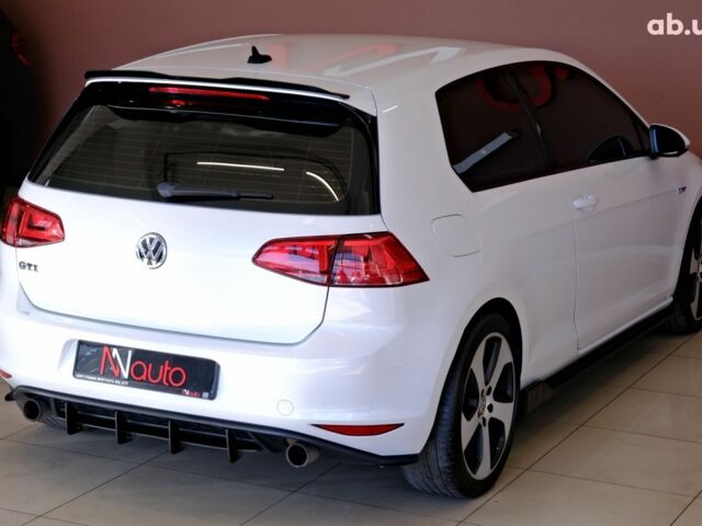Белый Фольксваген Гольф ГТИ, объемом двигателя 2 л и пробегом 194 тыс. км за 11900 $, фото 4 на Automoto.ua
