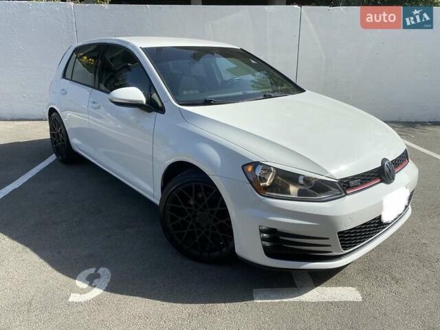 Белый Фольксваген Гольф ГТИ, объемом двигателя 1.98 л и пробегом 86 тыс. км за 15600 $, фото 1 на Automoto.ua