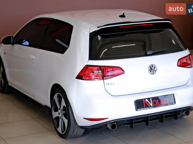 Белый Фольксваген Гольф ГТИ, объемом двигателя 2 л и пробегом 194 тыс. км за 11900 $, фото 14 на Automoto.ua