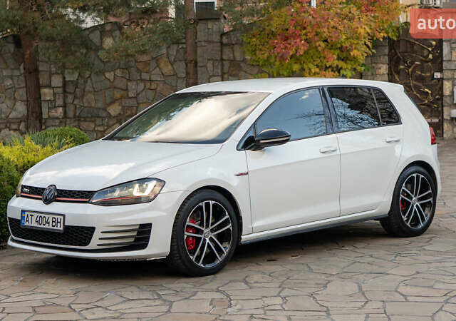 Белый Фольксваген Гольф ГТИ, объемом двигателя 1.98 л и пробегом 82 тыс. км за 14800 $, фото 3 на Automoto.ua