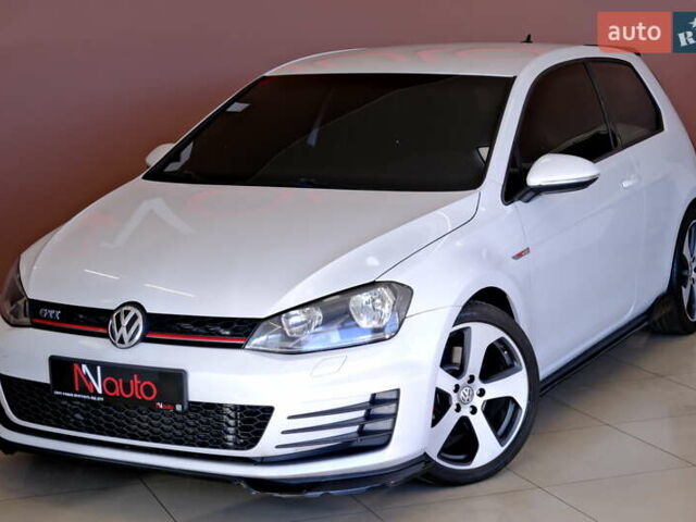 Белый Фольксваген Гольф ГТИ, объемом двигателя 2 л и пробегом 194 тыс. км за 11900 $, фото 9 на Automoto.ua