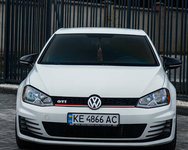 Белый Фольксваген Гольф ГТИ, объемом двигателя 1.98 л и пробегом 104 тыс. км за 13900 $, фото 7 на Automoto.ua