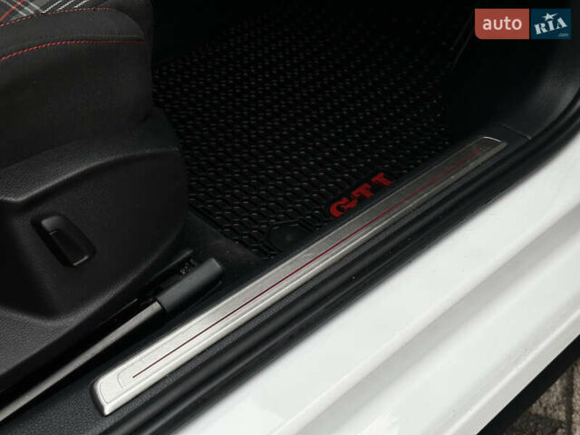 Білий Фольксваген Гольф ГТІ, об'ємом двигуна 1.98 л та пробігом 59 тис. км за 17500 $, фото 34 на Automoto.ua