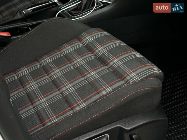 Білий Фольксваген Гольф ГТІ, об'ємом двигуна 1.98 л та пробігом 59 тис. км за 17500 $, фото 33 на Automoto.ua