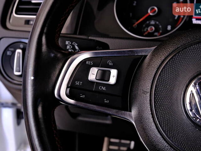 Белый Фольксваген Гольф ГТИ, объемом двигателя 2 л и пробегом 194 тыс. км за 11900 $, фото 26 на Automoto.ua