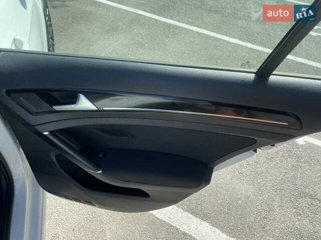 Белый Фольксваген Гольф ГТИ, объемом двигателя 1.98 л и пробегом 86 тыс. км за 15600 $, фото 10 на Automoto.ua