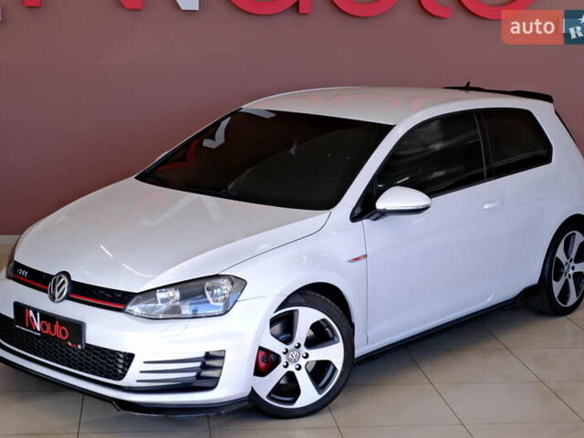 Белый Фольксваген Гольф ГТИ, объемом двигателя 2 л и пробегом 194 тыс. км за 11900 $, фото 8 на Automoto.ua