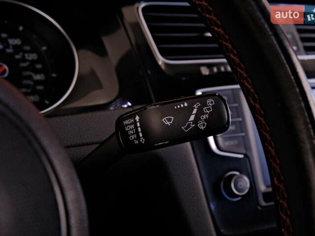 Белый Фольксваген Гольф ГТИ, объемом двигателя 2 л и пробегом 194 тыс. км за 11900 $, фото 25 на Automoto.ua