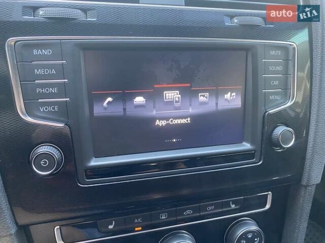 Белый Фольксваген Гольф ГТИ, объемом двигателя 1.98 л и пробегом 86 тыс. км за 15600 $, фото 27 на Automoto.ua