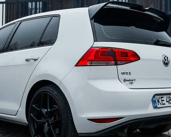 Белый Фольксваген Гольф ГТИ, объемом двигателя 1.98 л и пробегом 104 тыс. км за 13900 $, фото 12 на Automoto.ua