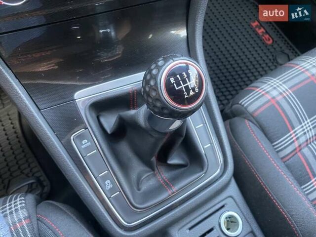 Белый Фольксваген Гольф ГТИ, объемом двигателя 1.98 л и пробегом 86 тыс. км за 15600 $, фото 31 на Automoto.ua