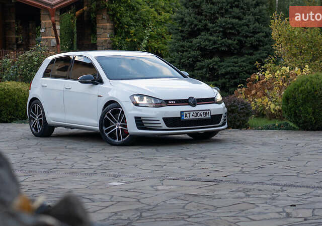 Белый Фольксваген Гольф ГТИ, объемом двигателя 1.98 л и пробегом 82 тыс. км за 14800 $, фото 1 на Automoto.ua