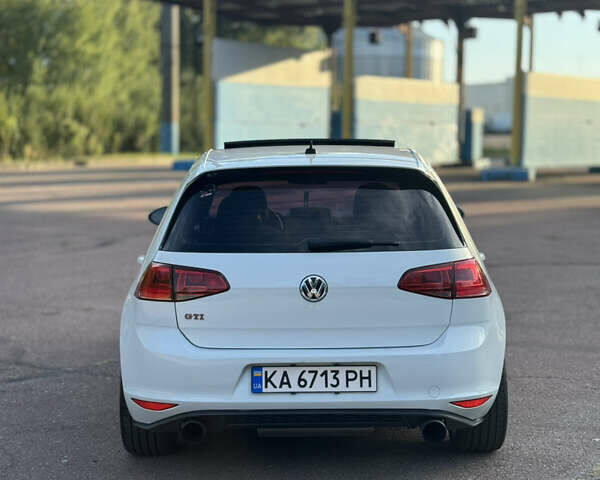 Белый Фольксваген Гольф ГТИ, объемом двигателя 2 л и пробегом 171 тыс. км за 13500 $, фото 5 на Automoto.ua