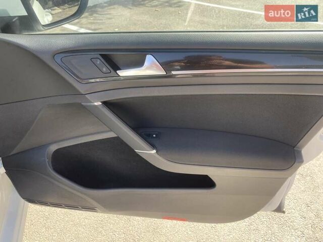 Белый Фольксваген Гольф ГТИ, объемом двигателя 1.98 л и пробегом 86 тыс. км за 15600 $, фото 13 на Automoto.ua