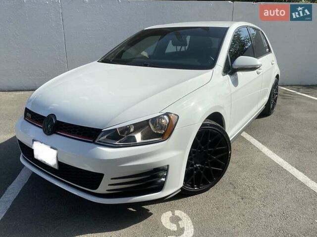 Белый Фольксваген Гольф ГТИ, объемом двигателя 1.98 л и пробегом 86 тыс. км за 15600 $, фото 4 на Automoto.ua