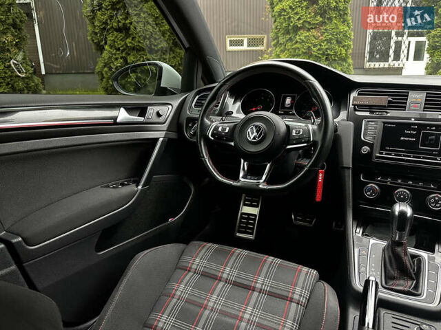 Білий Фольксваген Гольф ГТІ, об'ємом двигуна 1.98 л та пробігом 59 тис. км за 17500 $, фото 22 на Automoto.ua