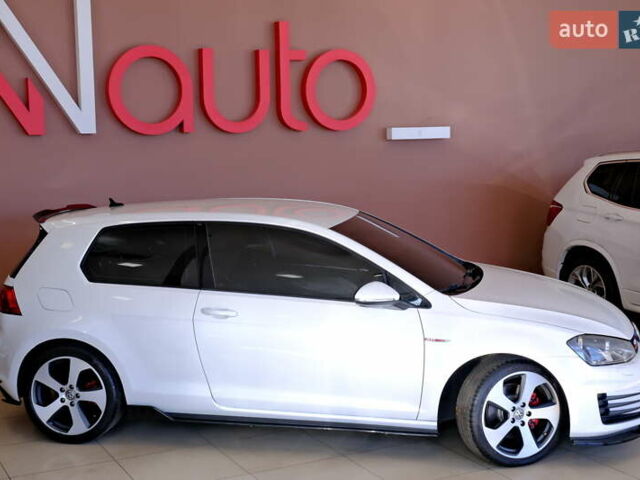 Белый Фольксваген Гольф ГТИ, объемом двигателя 2 л и пробегом 194 тыс. км за 11900 $, фото 7 на Automoto.ua