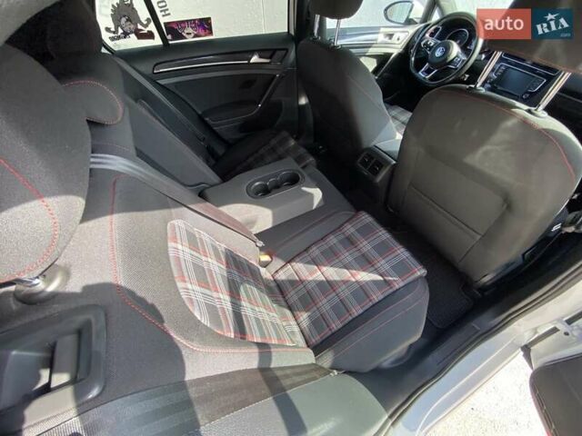 Белый Фольксваген Гольф ГТИ, объемом двигателя 1.98 л и пробегом 86 тыс. км за 15600 $, фото 9 на Automoto.ua