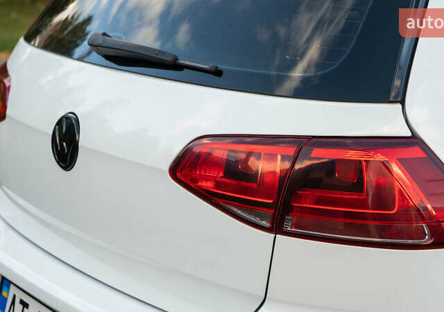Белый Фольксваген Гольф ГТИ, объемом двигателя 1.98 л и пробегом 82 тыс. км за 14800 $, фото 21 на Automoto.ua