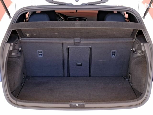 Белый Фольксваген Гольф ГТИ, объемом двигателя 2 л и пробегом 194 тыс. км за 11900 $, фото 8 на Automoto.ua