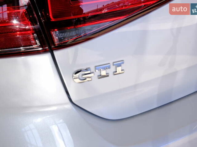 Белый Фольксваген Гольф ГТИ, объемом двигателя 2 л и пробегом 194 тыс. км за 11900 $, фото 15 на Automoto.ua