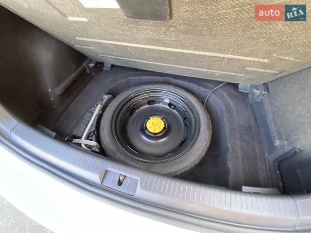 Белый Фольксваген Гольф ГТИ, объемом двигателя 1.98 л и пробегом 86 тыс. км за 15600 $, фото 17 на Automoto.ua