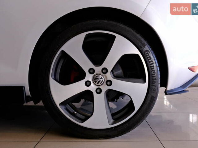 Белый Фольксваген Гольф ГТИ, объемом двигателя 2 л и пробегом 194 тыс. км за 11900 $, фото 16 на Automoto.ua