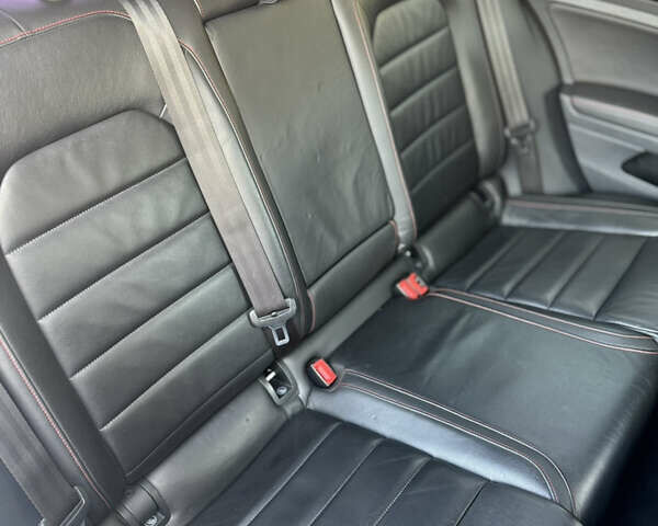 Белый Фольксваген Гольф ГТИ, объемом двигателя 2 л и пробегом 171 тыс. км за 13500 $, фото 19 на Automoto.ua