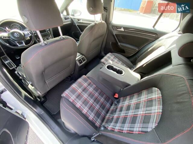 Белый Фольксваген Гольф ГТИ, объемом двигателя 1.98 л и пробегом 86 тыс. км за 15600 $, фото 18 на Automoto.ua