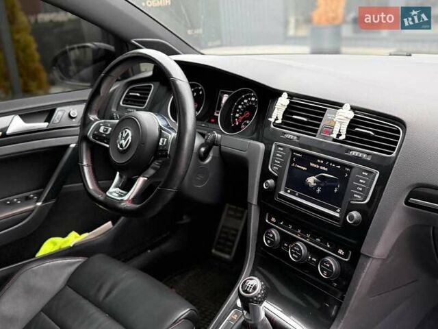 Белый Фольксваген Гольф ГТИ, объемом двигателя 1.98 л и пробегом 42 тыс. км за 17900 $, фото 29 на Automoto.ua