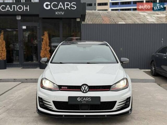 Белый Фольксваген Гольф ГТИ, объемом двигателя 1.98 л и пробегом 42 тыс. км за 17900 $, фото 1 на Automoto.ua