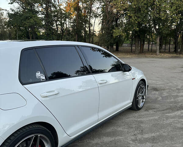 Білий Фольксваген Гольф ГТІ, об'ємом двигуна 1.98 л та пробігом 57 тис. км за 17500 $, фото 8 на Automoto.ua