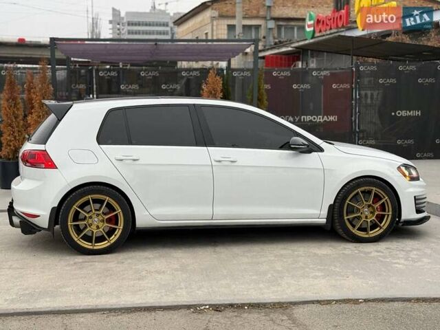 Белый Фольксваген Гольф ГТИ, объемом двигателя 1.98 л и пробегом 42 тыс. км за 17900 $, фото 7 на Automoto.ua