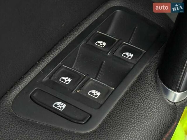 Белый Фольксваген Гольф ГТИ, объемом двигателя 1.98 л и пробегом 42 тыс. км за 17900 $, фото 15 на Automoto.ua