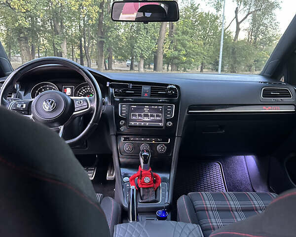 Білий Фольксваген Гольф ГТІ, об'ємом двигуна 1.98 л та пробігом 57 тис. км за 17500 $, фото 18 на Automoto.ua