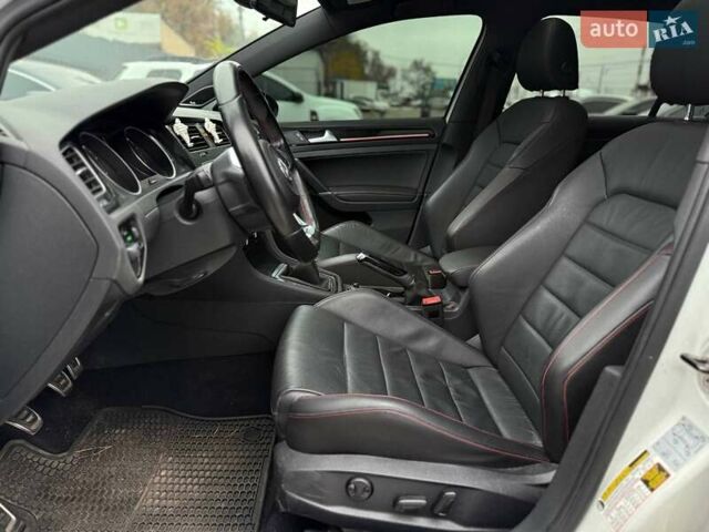 Белый Фольксваген Гольф ГТИ, объемом двигателя 1.98 л и пробегом 42 тыс. км за 17900 $, фото 18 на Automoto.ua