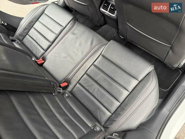 Белый Фольксваген Гольф ГТИ, объемом двигателя 1.98 л и пробегом 83 тыс. км за 25000 $, фото 28 на Automoto.ua