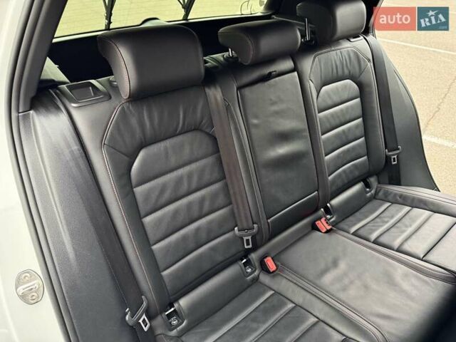 Белый Фольксваген Гольф ГТИ, объемом двигателя 1.98 л и пробегом 83 тыс. км за 25000 $, фото 29 на Automoto.ua