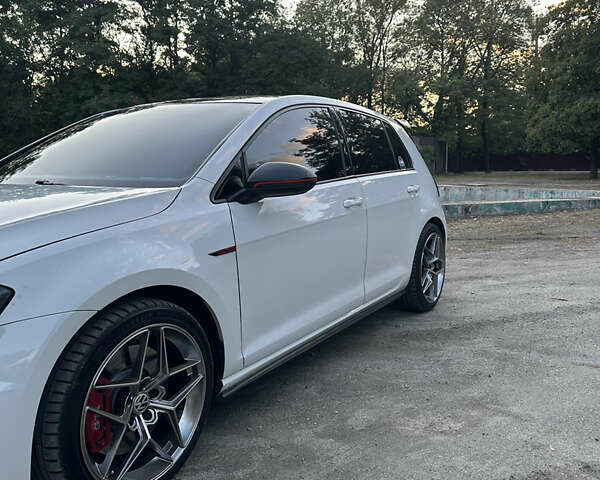 Білий Фольксваген Гольф ГТІ, об'ємом двигуна 1.98 л та пробігом 57 тис. км за 17500 $, фото 3 на Automoto.ua