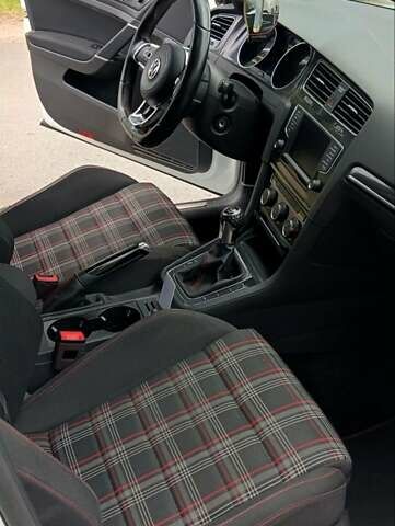 Белый Фольксваген Гольф ГТИ, объемом двигателя 1.98 л и пробегом 91 тыс. км за 15200 $, фото 22 на Automoto.ua