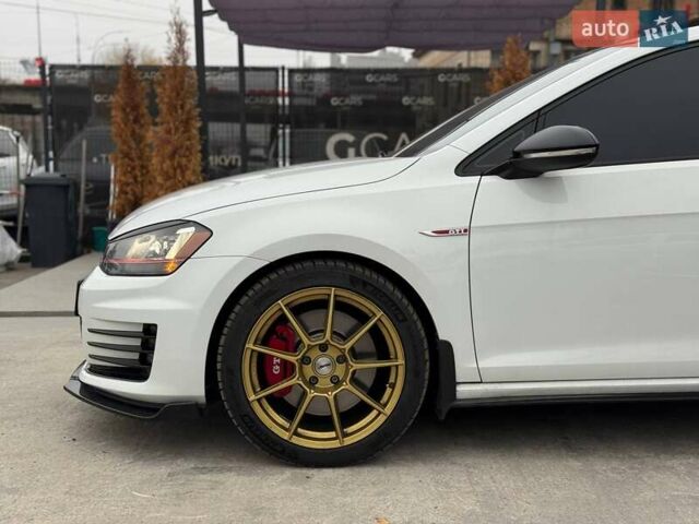 Белый Фольксваген Гольф ГТИ, объемом двигателя 1.98 л и пробегом 42 тыс. км за 17900 $, фото 10 на Automoto.ua