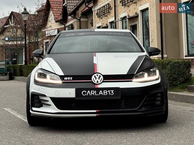 Белый Фольксваген Гольф ГТИ, объемом двигателя 1.98 л и пробегом 83 тыс. км за 25000 $, фото 3 на Automoto.ua