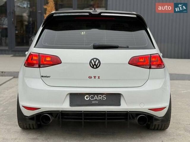 Белый Фольксваген Гольф ГТИ, объемом двигателя 1.98 л и пробегом 42 тыс. км за 17900 $, фото 4 на Automoto.ua