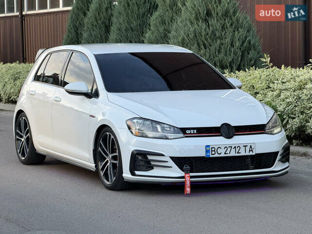 Білий Фольксваген Гольф ГТІ, об'ємом двигуна 1.98 л та пробігом 67 тис. км за 18999 $, фото 1 на Automoto.ua