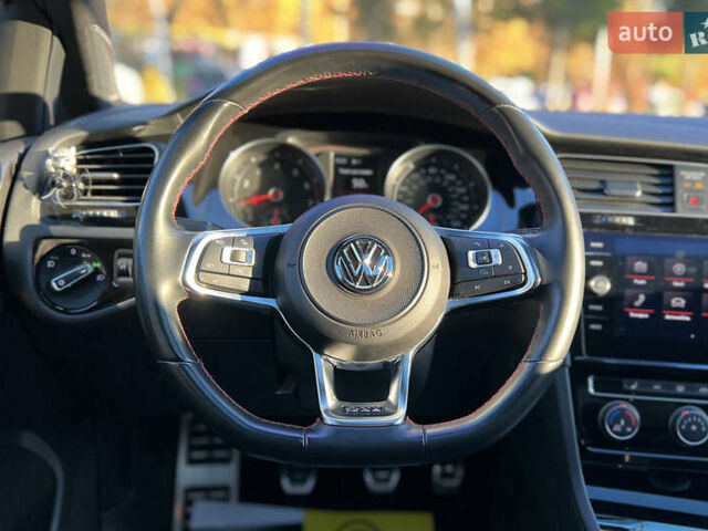 Белый Фольксваген Гольф ГТИ, объемом двигателя 1.98 л и пробегом 680 тыс. км за 24750 $, фото 12 на Automoto.ua