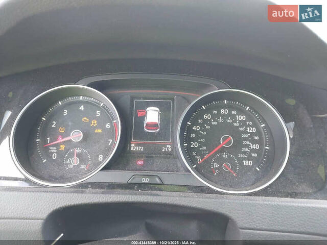 Белый Фольксваген Гольф ГТИ, объемом двигателя 2 л и пробегом 131 тыс. км за 4900 $, фото 9 на Automoto.ua