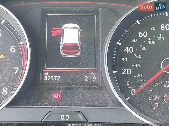 Белый Фольксваген Гольф ГТИ, объемом двигателя 2 л и пробегом 131 тыс. км за 4900 $, фото 15 на Automoto.ua