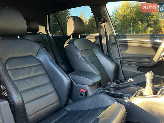 Белый Фольксваген Гольф ГТИ, объемом двигателя 1.98 л и пробегом 680 тыс. км за 24750 $, фото 18 на Automoto.ua