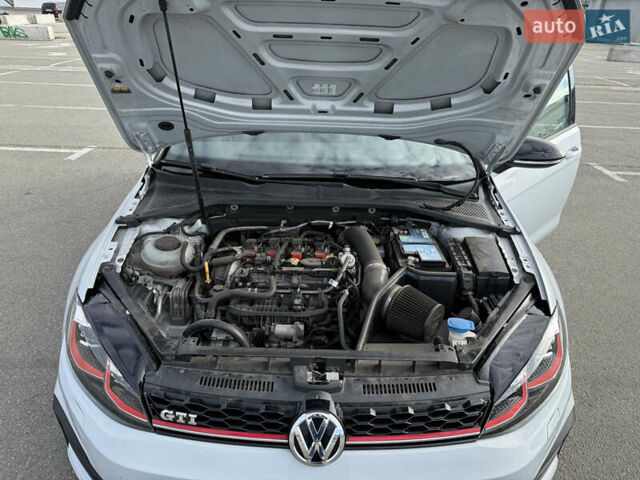 Белый Фольксваген Гольф ГТИ, объемом двигателя 1.98 л и пробегом 88 тыс. км за 18400 $, фото 15 на Automoto.ua