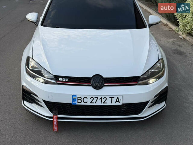 Білий Фольксваген Гольф ГТІ, об'ємом двигуна 1.98 л та пробігом 67 тис. км за 18999 $, фото 14 на Automoto.ua